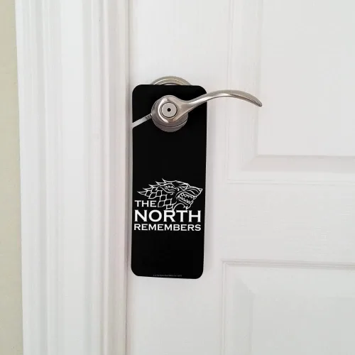 Vista 5 de GRAPHICS & MORE Cartel de plástico para perilla de puerta de Game of Thrones The North Remembers