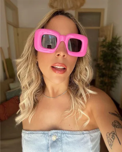 Vista 2 de VANLINKER Lindas gafas de sol cuadradas infladas para mujeres y hombres, gafas gruesas retro con marco grueso divertido máscara sombras VL9733