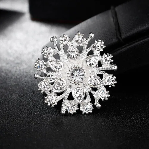 Vista 7 de Broche de boda bañado en plata con estrás, 12 piezas.