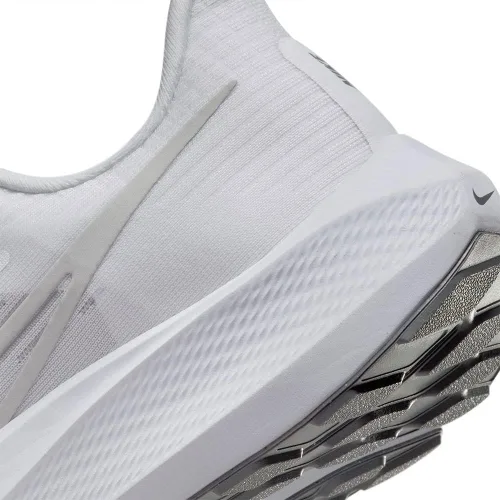 Vista 8 de Nike Men's Sport Low Top