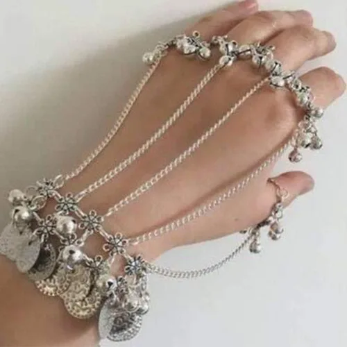 Vista 2 de YERTTER Pulsera gótica para mujer, con borla, estilo hip hop Street Dancing Cosplay para Halloween y festivales especiales (plata de la vendimia)