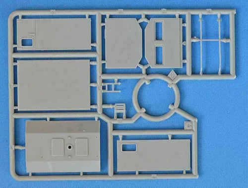 Vista 4 de ACE 72451-1/72 - U1300L 4x4 Krankenwagen Ambulancia Kit de modelo de plástico
