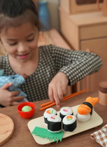 Vista 4 de Haba Biofino juguete suave de sushi, 10 piezas, con charola y palillos