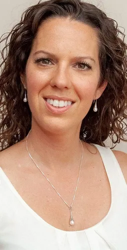 Vista 3 de LooptyHoops Aretes de plata de ley con perlas de agua dulce con gancho de gota de trompeta, colgante de perlas de agua dulce a juego en plata