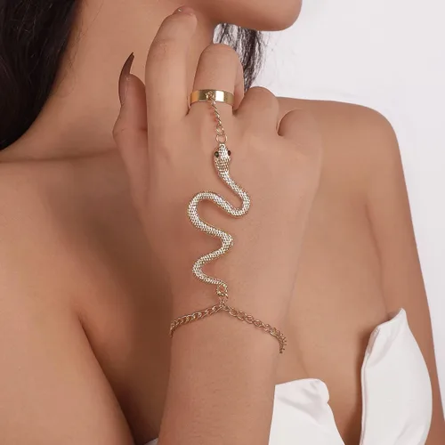 Vista 5 de Caiyao Pulsera de anillo punk de serpiente de mariposa, serpiente y araña, pulsera de anillo de dedo de serpiente bohemia, arnés de mano, pulseras