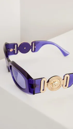 Vista 4 de Versace Women's Narrow Rectangle Sunglasses