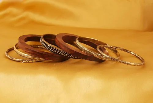 Vista 8 de Touchstone Indian Bollywood Hand Cut Natural Wood Pretty Assorted Patterns Brass Designer Jewelry Bangle Bracelets In Gold Tone For Women.