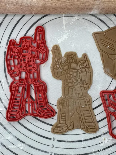 Vista 2 de Juego de 2 cortadores y moldes de galletas Autobots producidos por 3D Kitchen Art