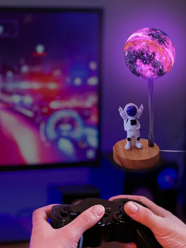 Vista 7 de WLHONG Lámpara de luna para niños, luces Space Buddy con luz nocturna de astronauta de 7 colores, alimentada por USB y control de botón, lámpara