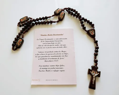 Vista 2 de Novena a la virgen desatanudos libro con set Rosario de madera