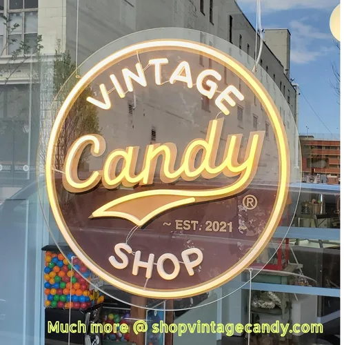 Vista 4 de Canada Mints, la pastilla clásica original de caramelo, bolsas de regalo a granel de una libra (rosa verde invierno)
