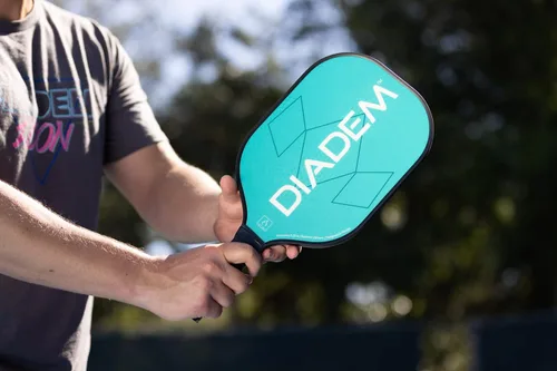 Vista 3 de Diadem Riptide - Paleta de pickleball Núcleo de panal de abeja, cara de fibra de vidrio Protector de bordes ultra elegante, fácil de balancear