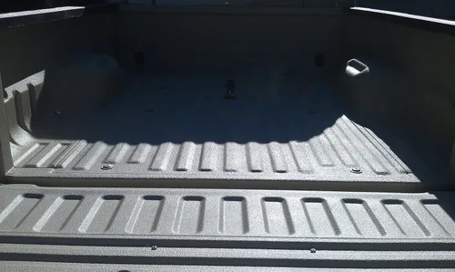Vista 3 de Kit Spray Protector Linerxtreeme de 3 galones, Negro, con Pistola
