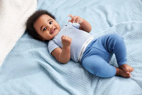Vista 2 de Calvin Klein Boys Organic Baby Essentials 3 Pack Pants