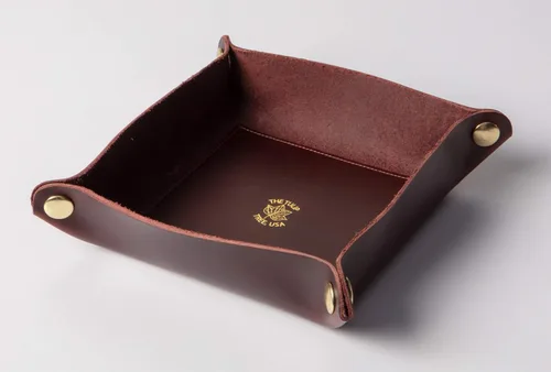 Vista 14 de Bandeja de valet de cuero de alta calidad hecha a mano de Estados Unidos, se pliega y organizador con broches de latón para llaves, joyas, monedas