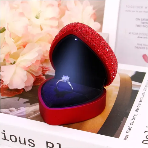 Vista 4 de Naimo Caja de anillo con forma de corazón de diamantes de imitación con aretes de terciopelo con luz LED, caja de regalo para propuesta, compromiso