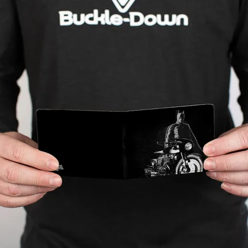Vista 4 de DC Comics Billetera, Bifold, The Batman y Batcycle Pose Black White Cuero Vegano, Batman, Compacto