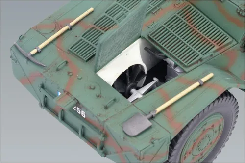 Vista 3 de ICM Modelos Panhard 178 AMD-35 WWII Kit de modelos blindados franceses