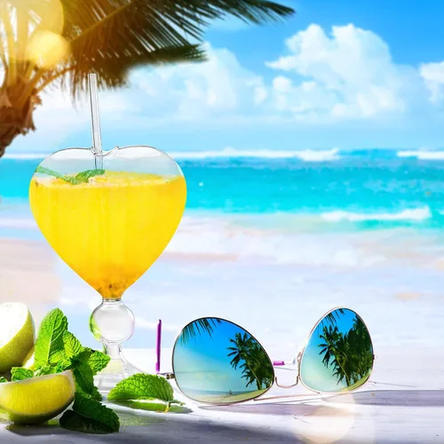 Vista 6 de BestAlice 2 vasos de Martini de vidrio de cóctel, 8 onzas, copas de cóctel creativas en forma de corazón con pajilla, copa romántica de cristal