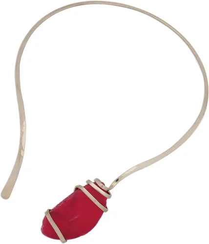 Vista 2 de NOVICA Collar de howlita hecho a mano, acero inoxidable, ágata, tono plateado, rosa, colgante de Brasil, piedra natal moderna "Sunrise's Magnitude