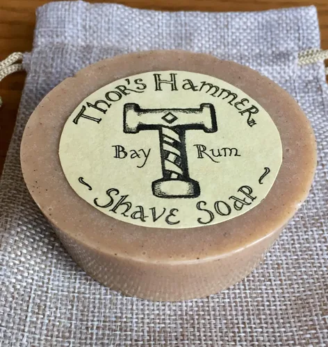 Vista 2 de Jabón de afeitar de ron de la bahía, Thor's Hammer Bay Rum Wet Shaving Soap Puck, All Natural, 3.4 oz