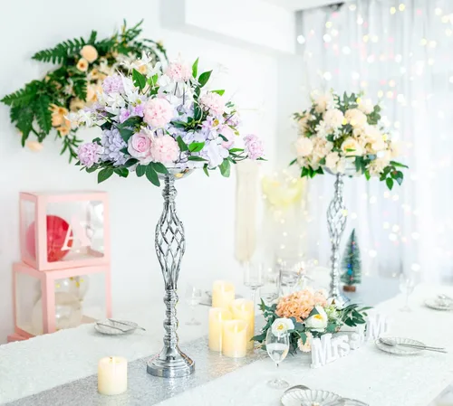 Vista 12 de 2 piezas de centros de mesa de boda para mesas de recepción, soportes de velas retorcidas, adornos, centros de mesa de metal con jarrón de flores