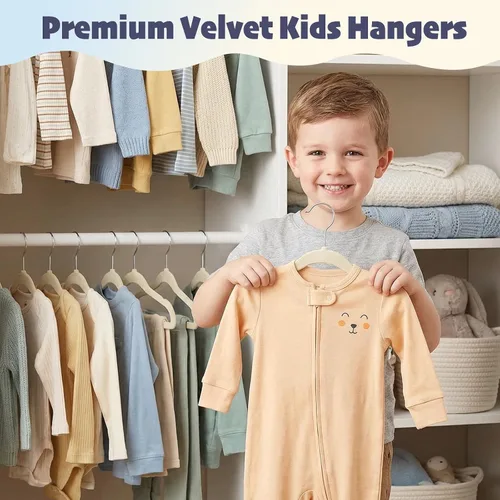 Vista 2 de HOUSE DAY Perchas de terciopelo para bebés de 11 pulgadas, paquete de 50 perchas color beige de primera calidad para niños, ropa de bebés y niños