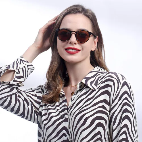 Vista 2 de CARFIA Gafas de sol polarizadas para mujeres con protección UV, marco de acetato para cara pequeña CA5288