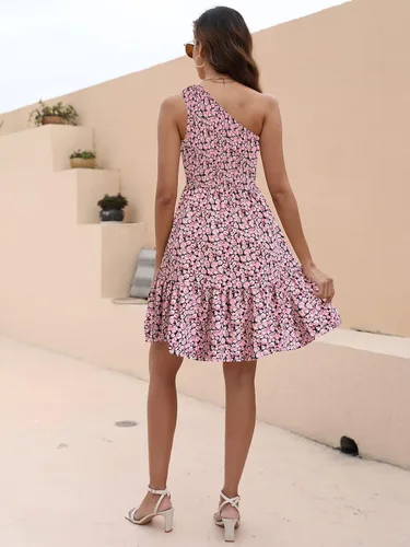 Vista 2 de Naggoo Vestido de verano floral 2023 para mujer, con un hombro, vestido de verano bohemio con volantes, acampanado, mini vestidos
