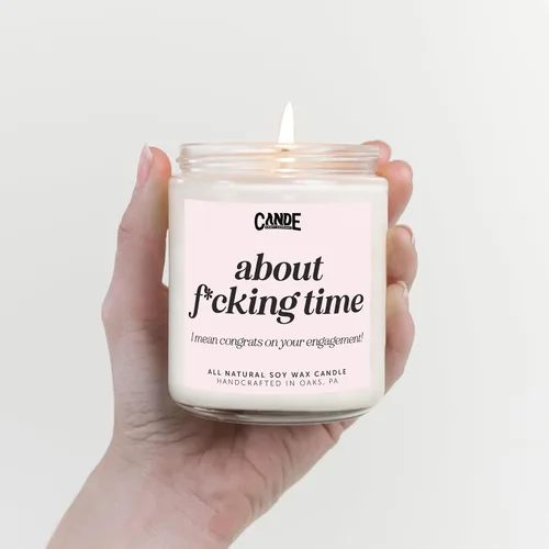 Vista 2 de CE Craft Acerca de F*cking Time Candle - Vela perfumada de cera de soja con aroma a galleta de azúcar, regalo de compromiso