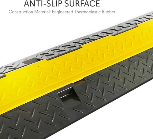 Vista 3 de Pyle Cubierta protectora de cable duradera para rampa, soporta 33000 libras, protección de cable resistente de tres canales con cubierta superior
