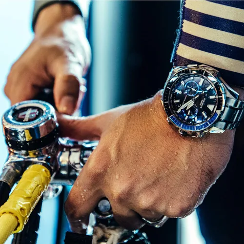 Vista 4 de Casio Oceanus OCW-P2000-1AJF Oceanus Cachalot Divers Reloj solar Bluetooth para hombre