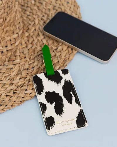 Vista 3 de Kate Spade New York Bonita etiqueta de equipaje para mujer, etiqueta de maleta de cuero vegano duradera, identificador único de equipaje, leopardo