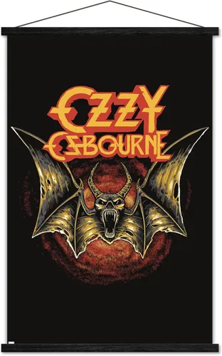 Vista 8 de Trends International Ozzy Osbourne - Póster de pared con logotipo de murciélago, 22.37 x 34.00 pulgadas, paquete de impresión premium y colgador