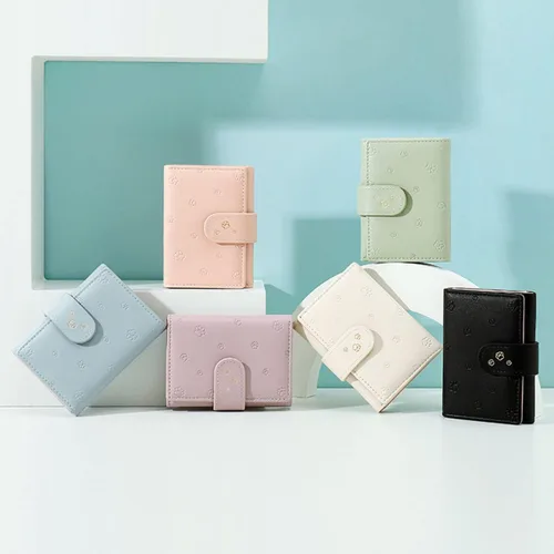 Vista 6 de SUMGOGO Cartera pequeña para niñas, niños y mujeres, lindo bolso corto pequeño delgado para efectivo, tarjetero y monedero Footprint Editon