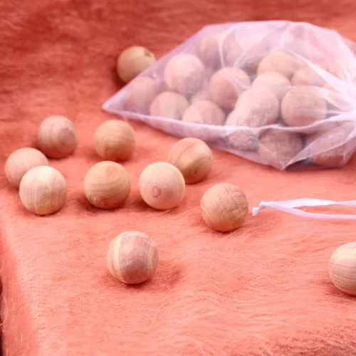 Vista 4 de Bloques de cedro para almacenamiento de ropa, colgantes 10 piezas y bolas, 20 piezas para almacenamiento en armario, 30