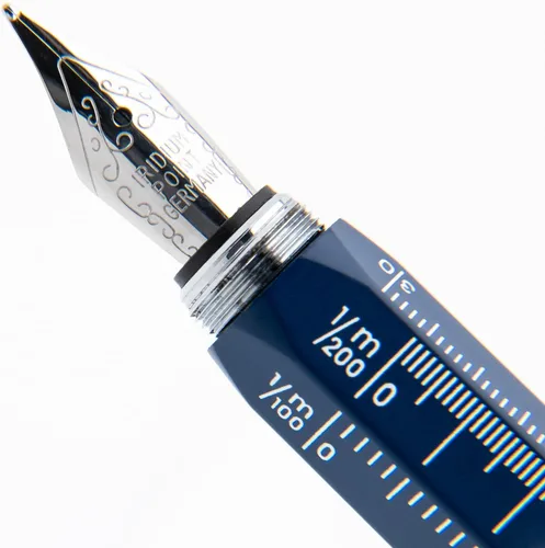 Vista 8 de Monteverde USA 9 en 1 - Pluma estilográfica en azul – Punta media, bolígrafo multifuncional con lápiz capacitivo, destornilladores, nivel y regla