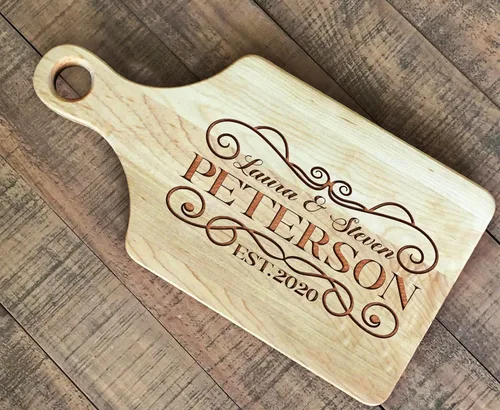 Vista 6 de Tabla de cortar personalizada Mr and Mrs Regalo de boda para pareja Tabla de cortar grabada personalizada