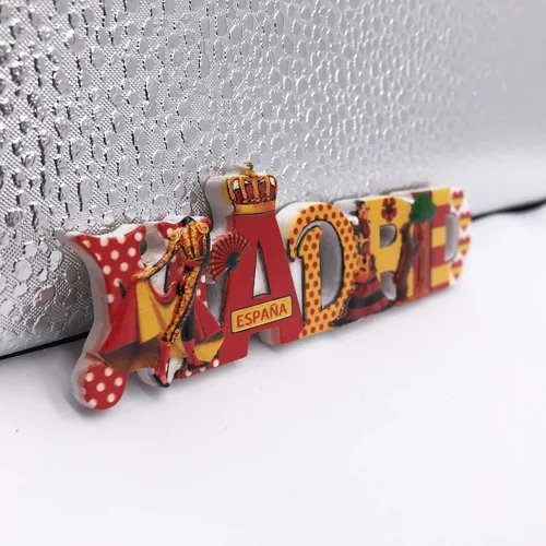 Vista 6 de Letras 3D Madrid refrigerador imán nevera recuerdos turísticos hecho a mano resina artesanía pegatinas magnéticas hogar cocina decoración viaje