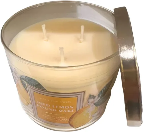 Vista 3 de Bath & Body Works ICED Lemon Pound Cake - Vela perfumada de 3 mechas - Nuevo aroma 2023