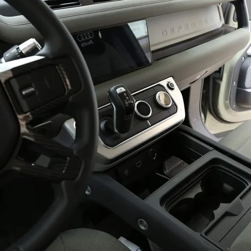 Vista 4 de Marco de botón de modo de aire acondicionado de control central ABS para Land Rover Defender 110 2020 Accesorios de coche (plata)