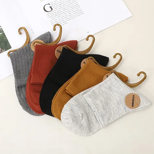 Vista 6 de YOSENDE Calcetines de algodón para mujer, calcetines clásicos de negocios, 5 pares, suaves y cómodos