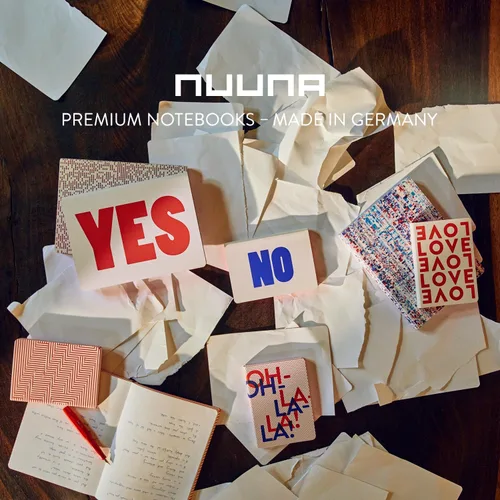 Vista 7 de Nuuna Graphic L "Yes-No" - Cuaderno de piel regenerada lisa, color rojo, azul y blanco