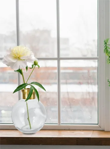 Vista 2 de Serene Spaces Living Jarrón de bola con borde dorado, elegante florero para recepción de boda, mini jarrones para decoración del hogar