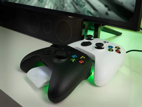 Vista 2 de PDP Gaming METAVOLT Dual Charging Station for 2 Xbox Controllers - Microsoft Licensed Cross-Compatible Xbox Series XS, Xbox One Accessory, Secure