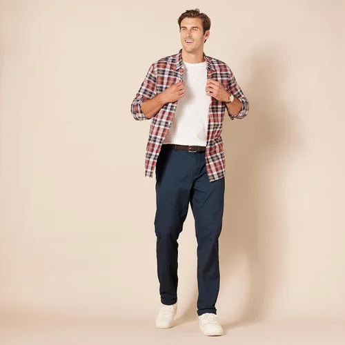 Vista 8 de Tienda Essentials Pantalón chino ajustado resistente a las arrugas, sin pinzas, para hombre