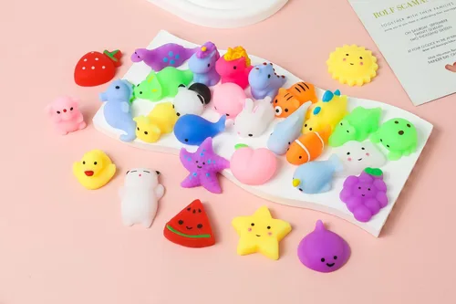 Vista 5 de Mini juguetes esponjosos, 30 piezas lindos Mochi Squeeze juguetes para recuerdos de fiesta