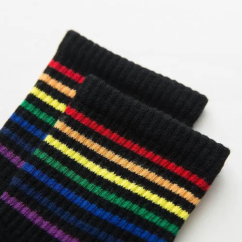 Vista 5 de 2 pares de calcetines para mujer, calcetines de algodón con rayas arcoíris a media pantorrilla, calcetines antideslizantes al tobillo para deportes