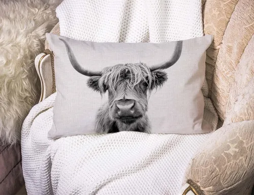 Vista 2 de Smooffly Funda de Almohada Decorativa de Vaca Granja Retrato de una Vaca Highland Ganado Cuerno de Buey Peludo Gris Blanco Algodón Lino Decoraciones