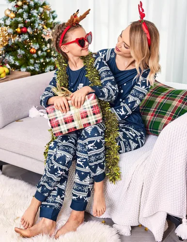 Vista 3 de Ekouaer Pijamas de Navidad para la familia, pijamas de manga larga a juego con pantalones a cuadros, ropa de dormir suave para descansar